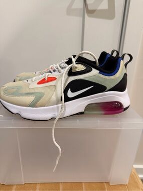Nike Air Max 200 -Style in Cream, Black & Blue with Pink Air Unit